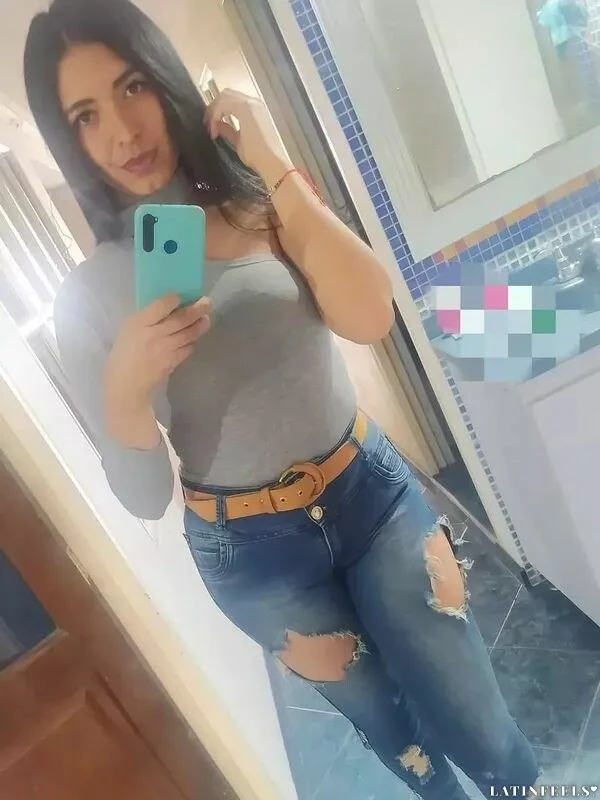 Viviana, 27