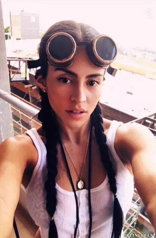 Raquel, 32